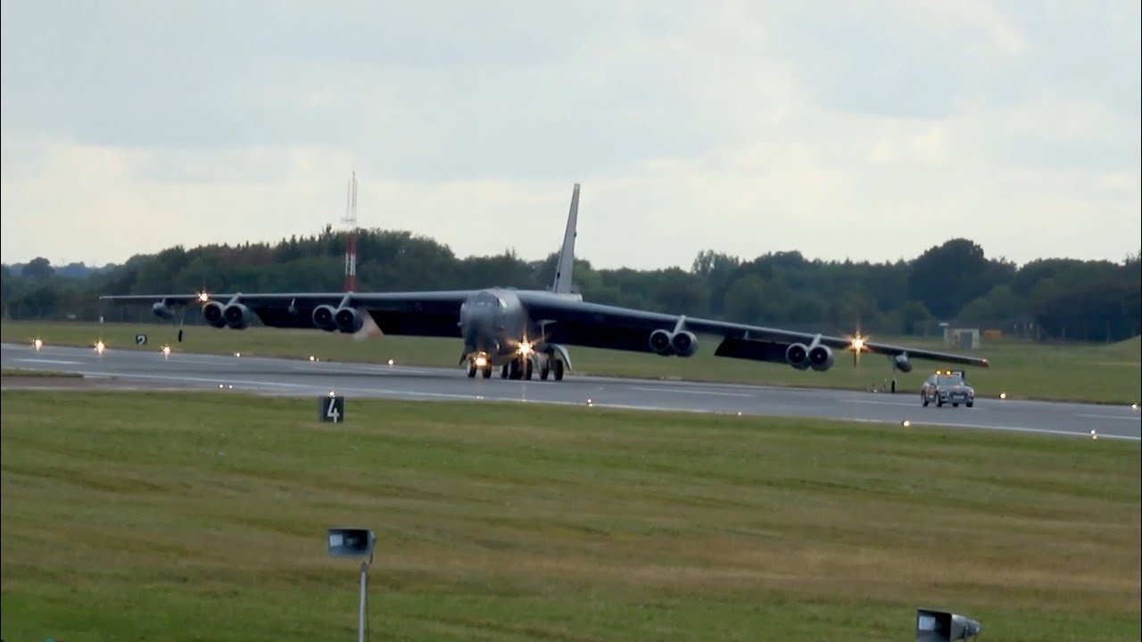 Madness B-52H Stratofortress destroy 18 Runway Lights after Flying Display RIAT 23