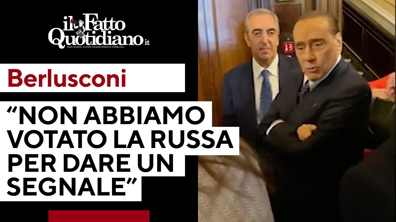 Berlusconi all'uscita dal Senato: 