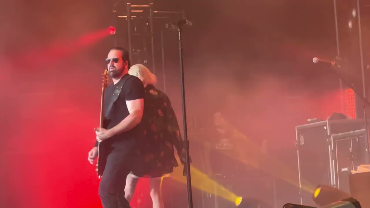 The Pretty Reckless * Loud Love * Since Your Gone * Only Love Can Save Me Now * 08/02/22 *Irving, Tx