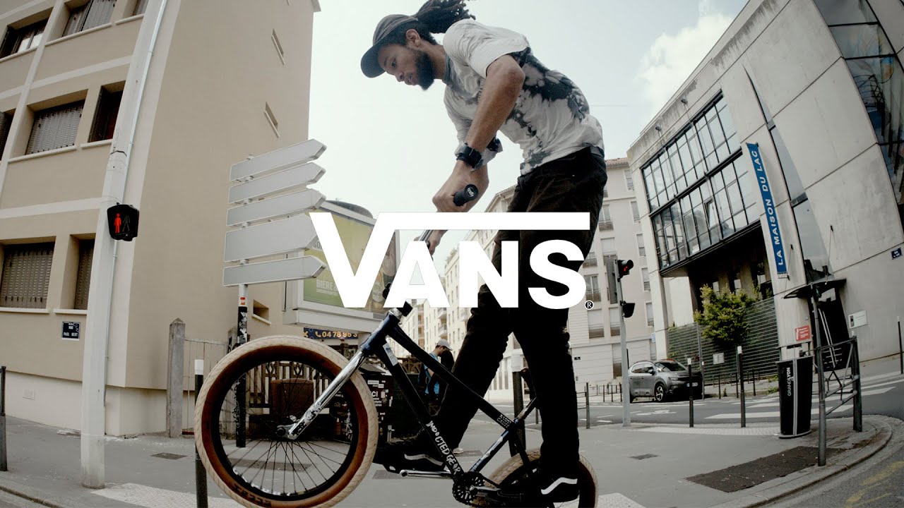 A cinematic BMX ride through the streets of Lyon.