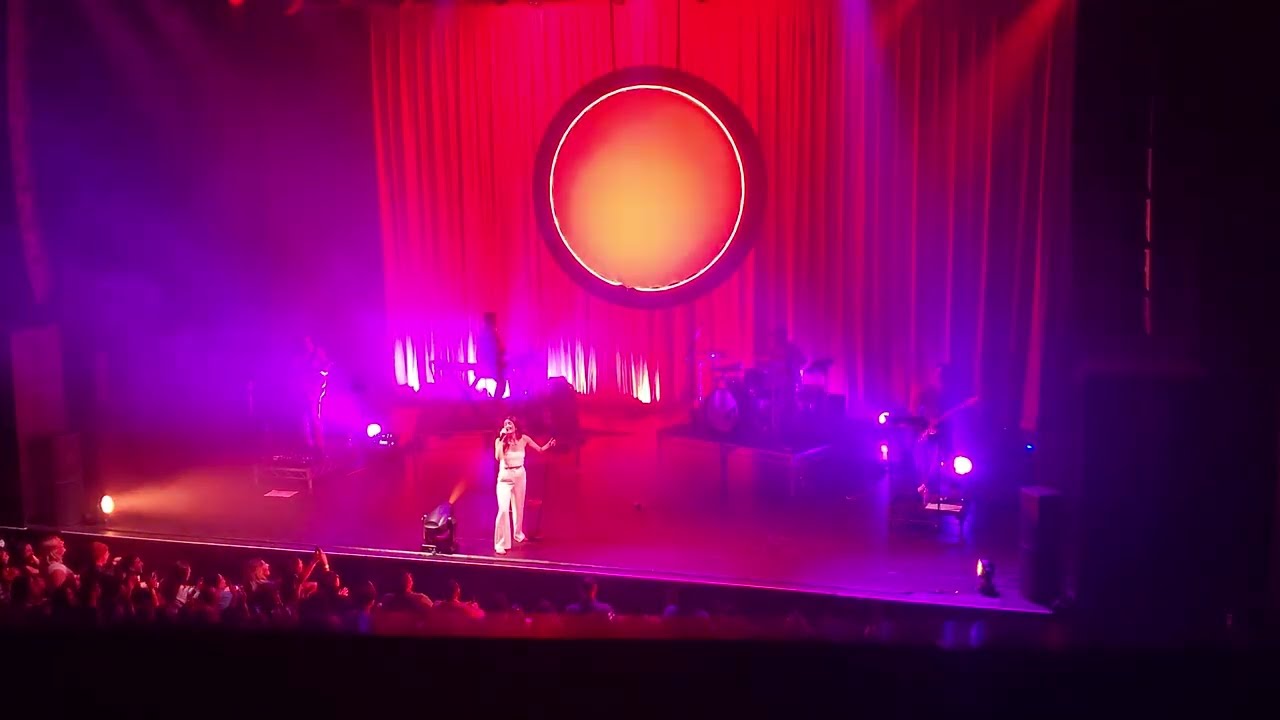 L&Eacute;ON - Soaked (LIVE @The Wiltern)