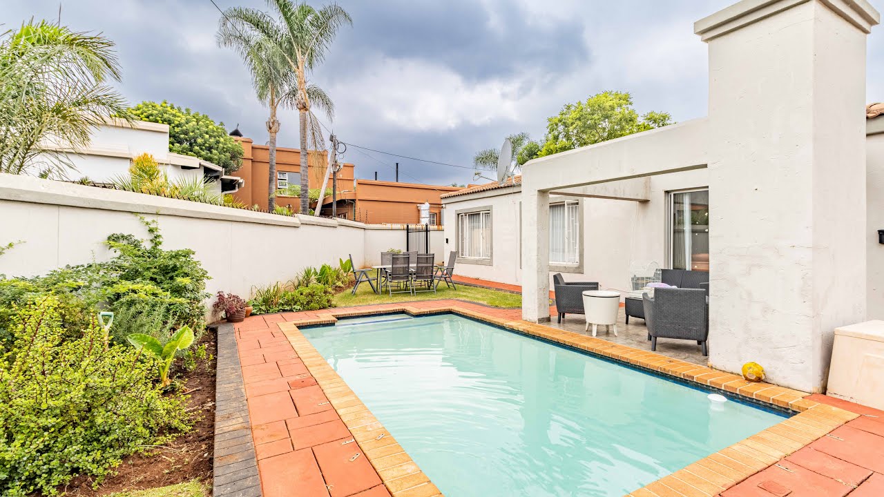 Modern Family Home with Pool & Entertainment Area | Eldoraigne, Centurion
