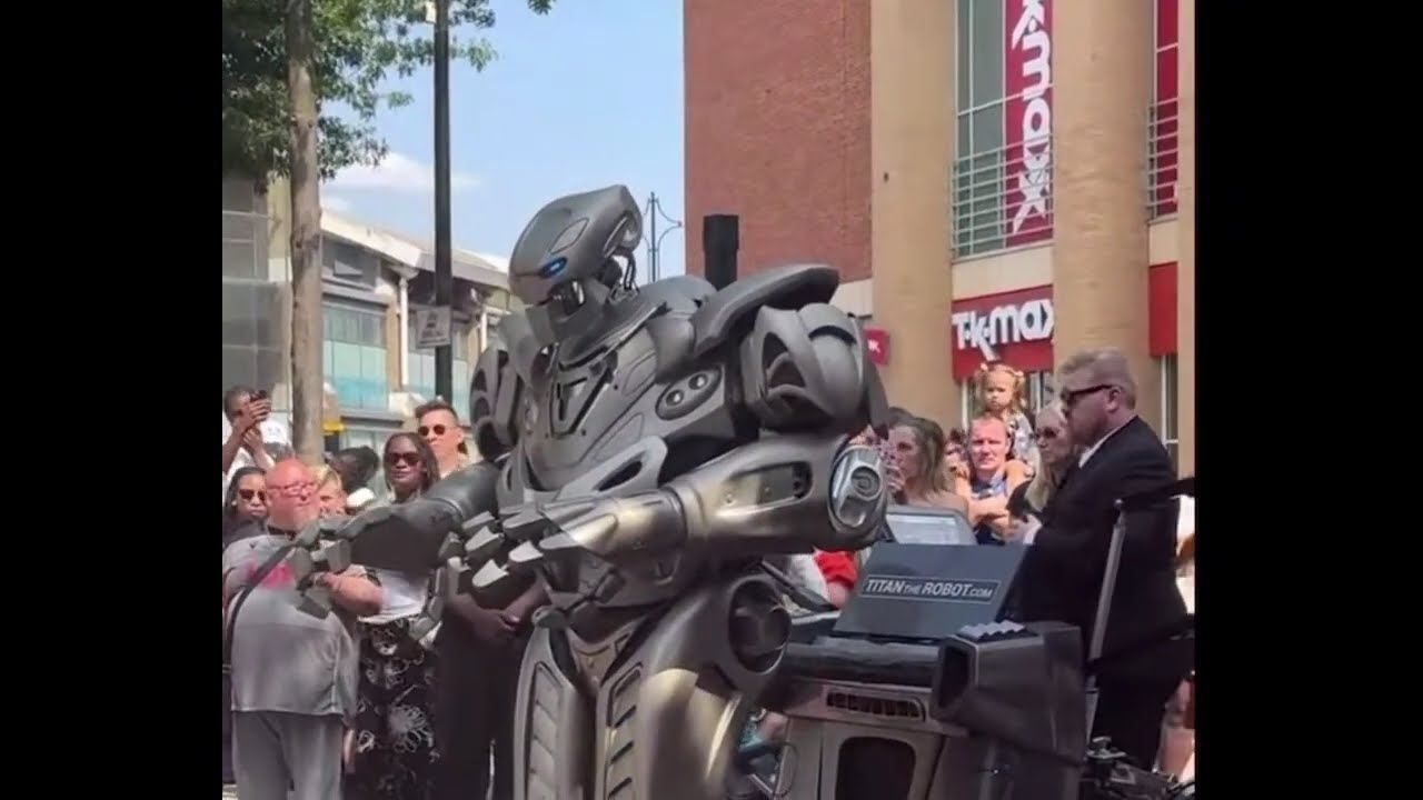 “Titan the Robot: Bexley’s Weekend Highlight! 🤖🎉 #BritainsGotTalent”