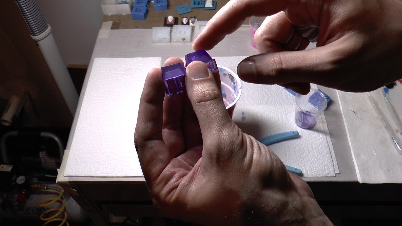 Z-Butt:  demolding keycaps and finishing them (4 of 4)