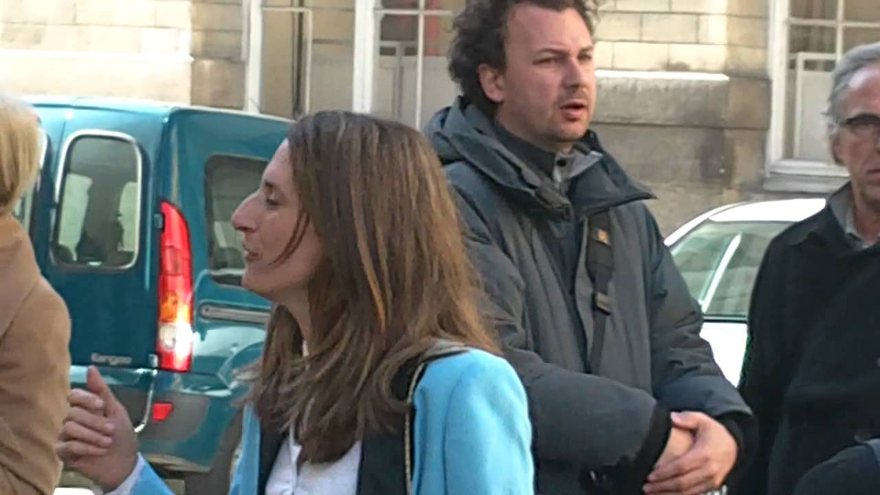 Camille COTTIN ou La CONNASSE &agrave; Paris d&eacute;fil&eacute; Moncler Gamme Rouge 2014 Fashion Week le 5 Mars