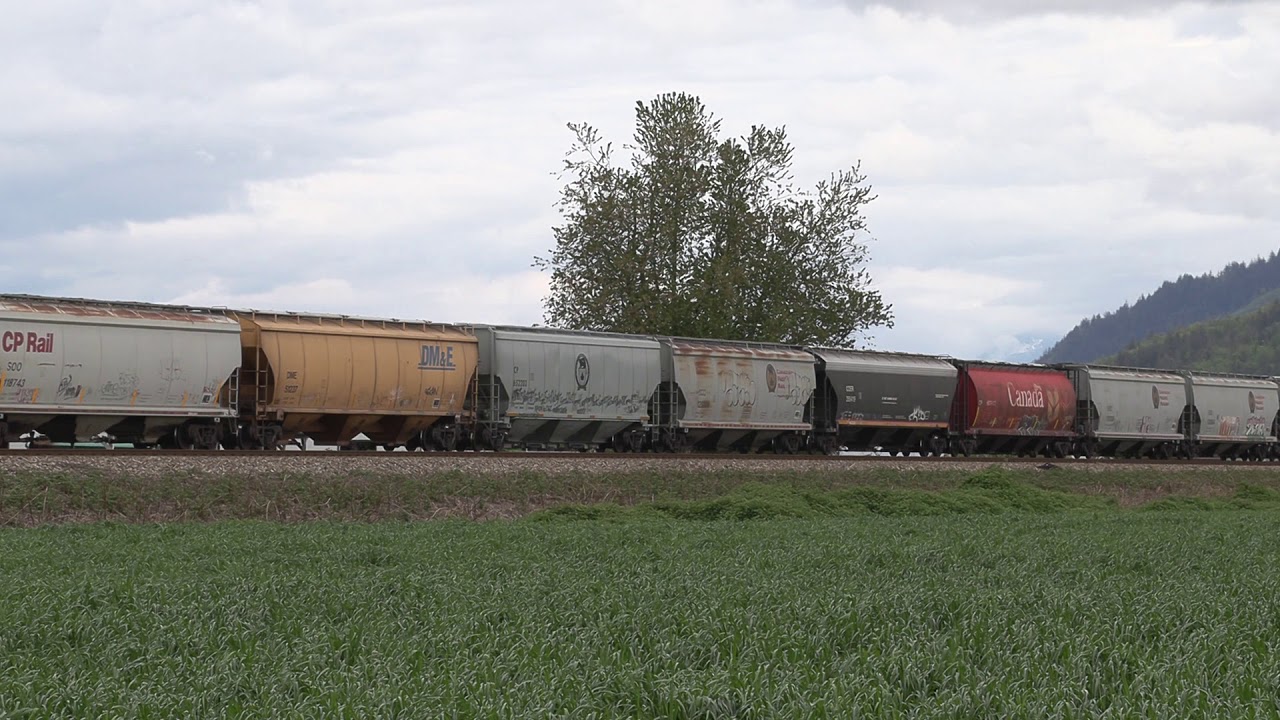 SP Trains #1449 CP Train#301 Yale Sub @ Bell Road, Abbotsford  2020 04 30