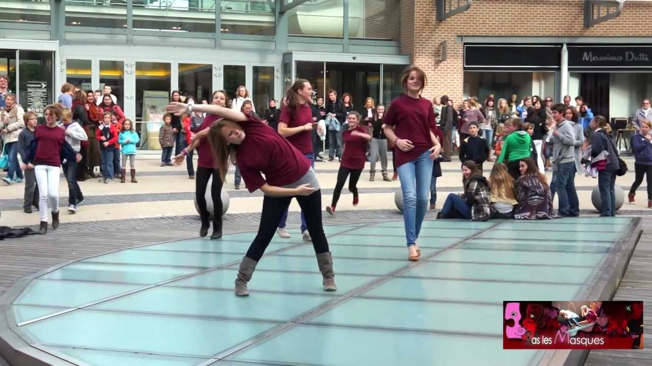 Flashmob Louvain La Neuve - Bas les Masques