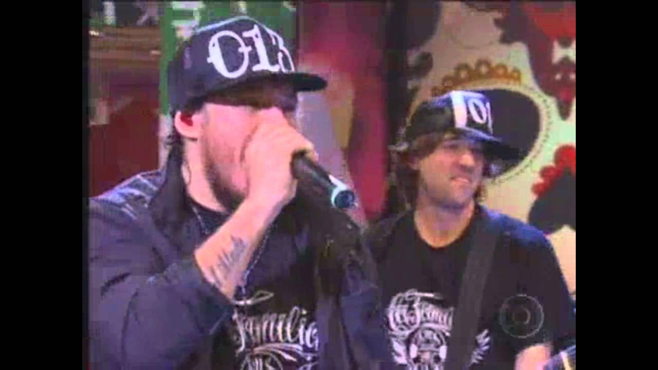 Charlie Brown Jr - Papo Reto ao vivo no Programa Altas Horas em 2011