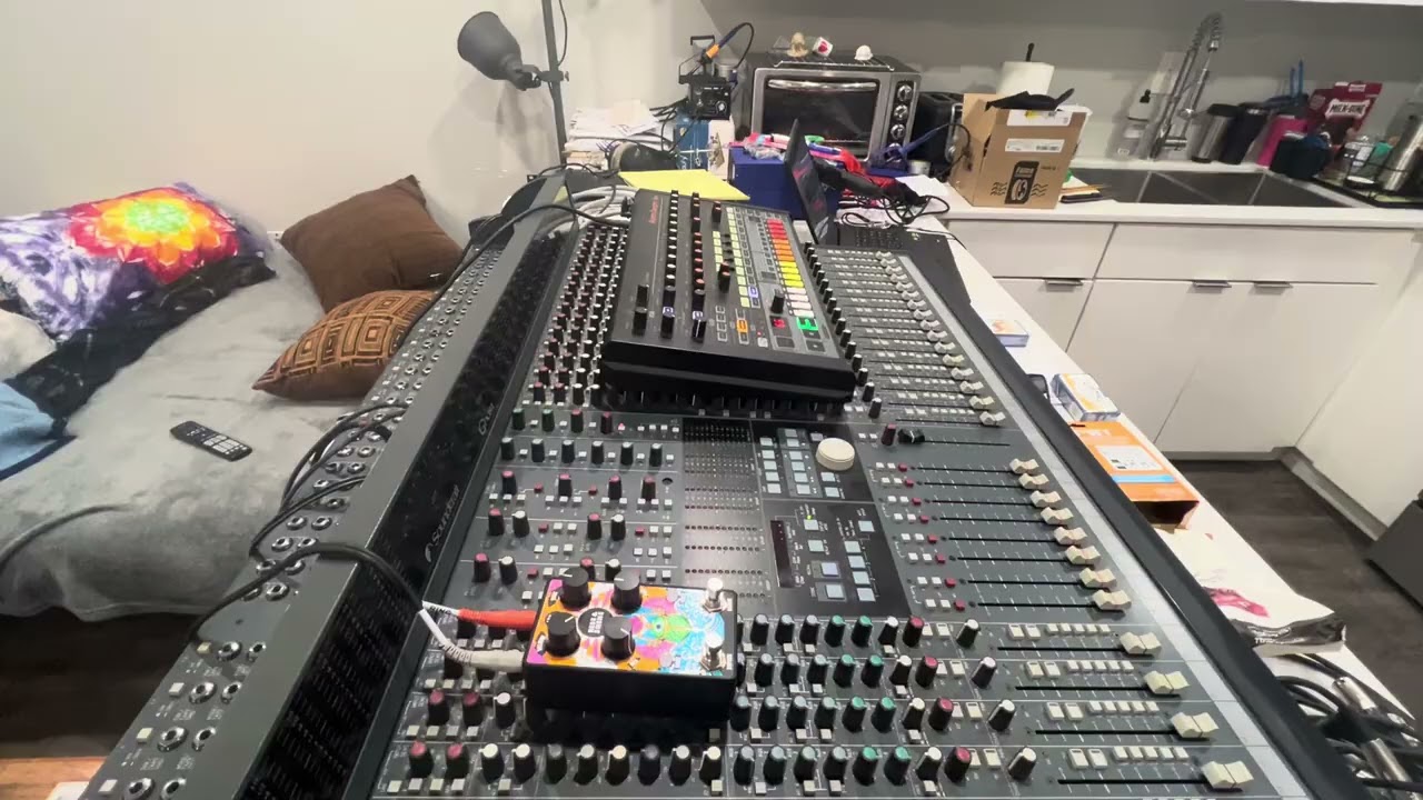 Soundcraft Ghost 32 Restoration - Ep. 01