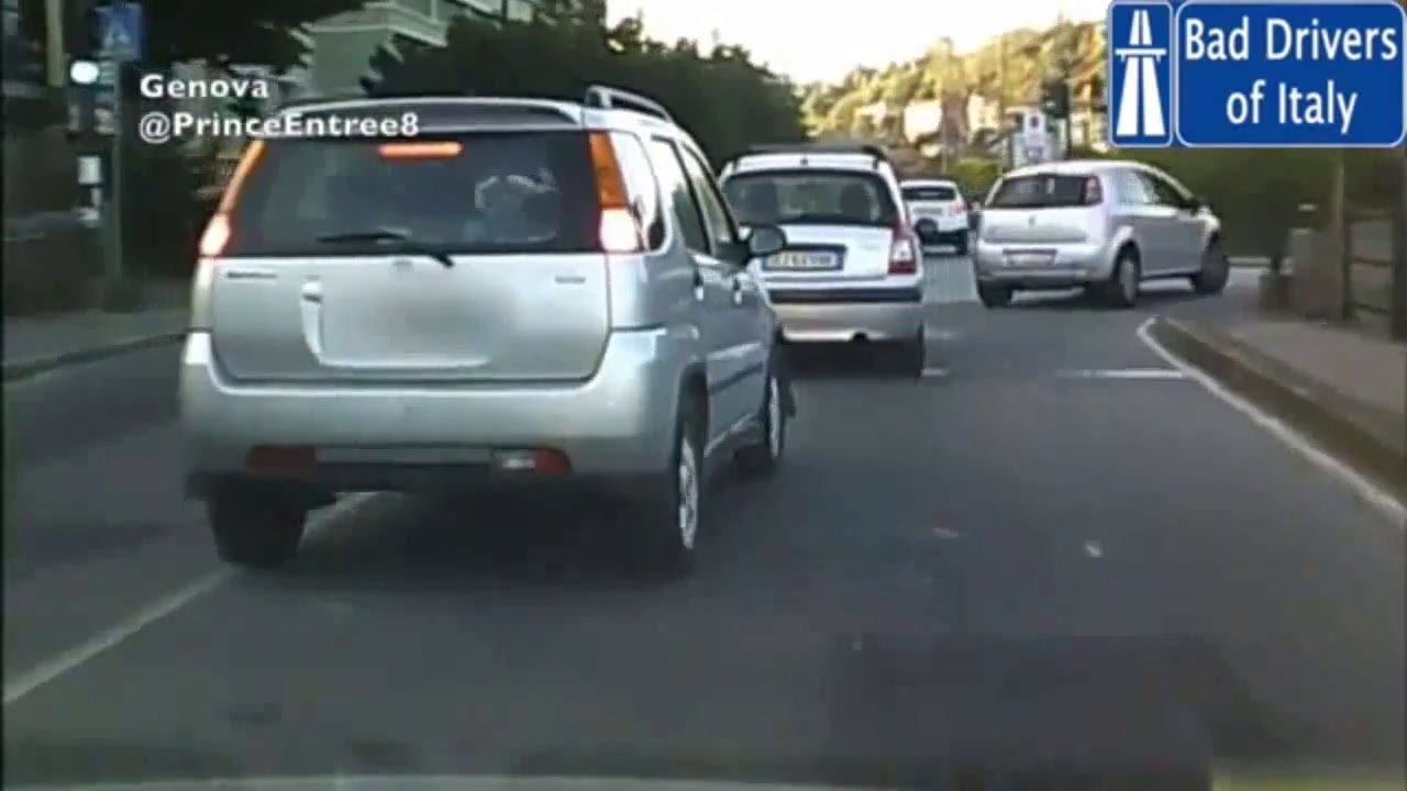 Bad Drivers of Genova (compilation)