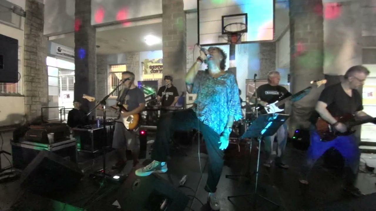 tirá para arriba, cumpleaños, de música ligera y ji ji ji