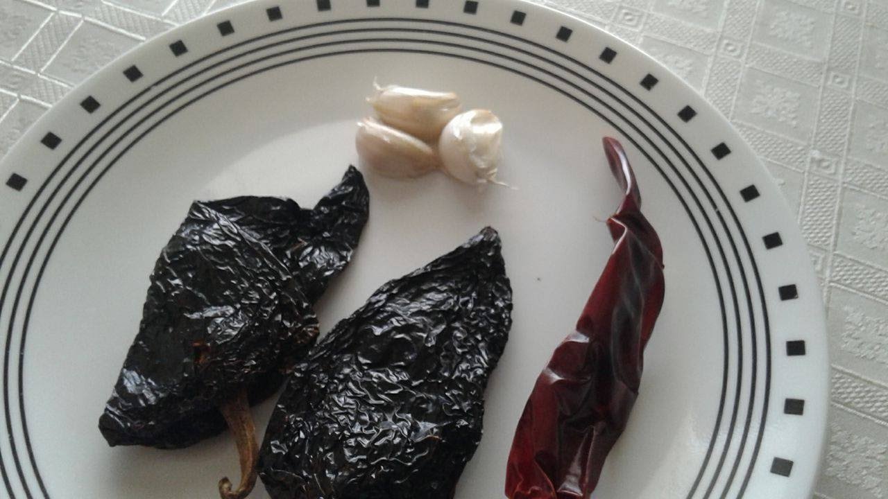 Salsa Básica de Chiles Secos! - SinPretextos.