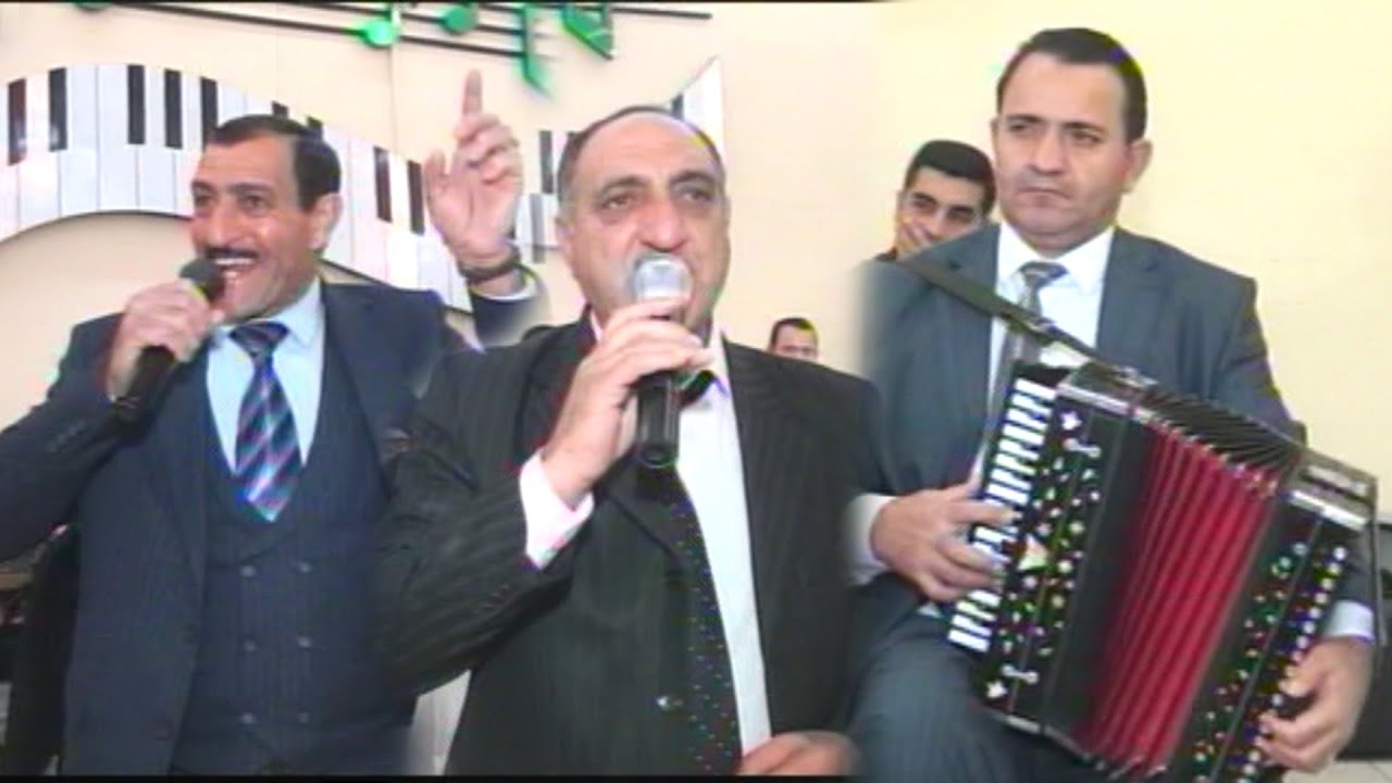 Oxuyur Ədalət Kəlbəcərli-tamada Əkbər Dağlaroğlu, qarmon Oqtay Kəlbəcərli (Xan şadlıq sarayı)