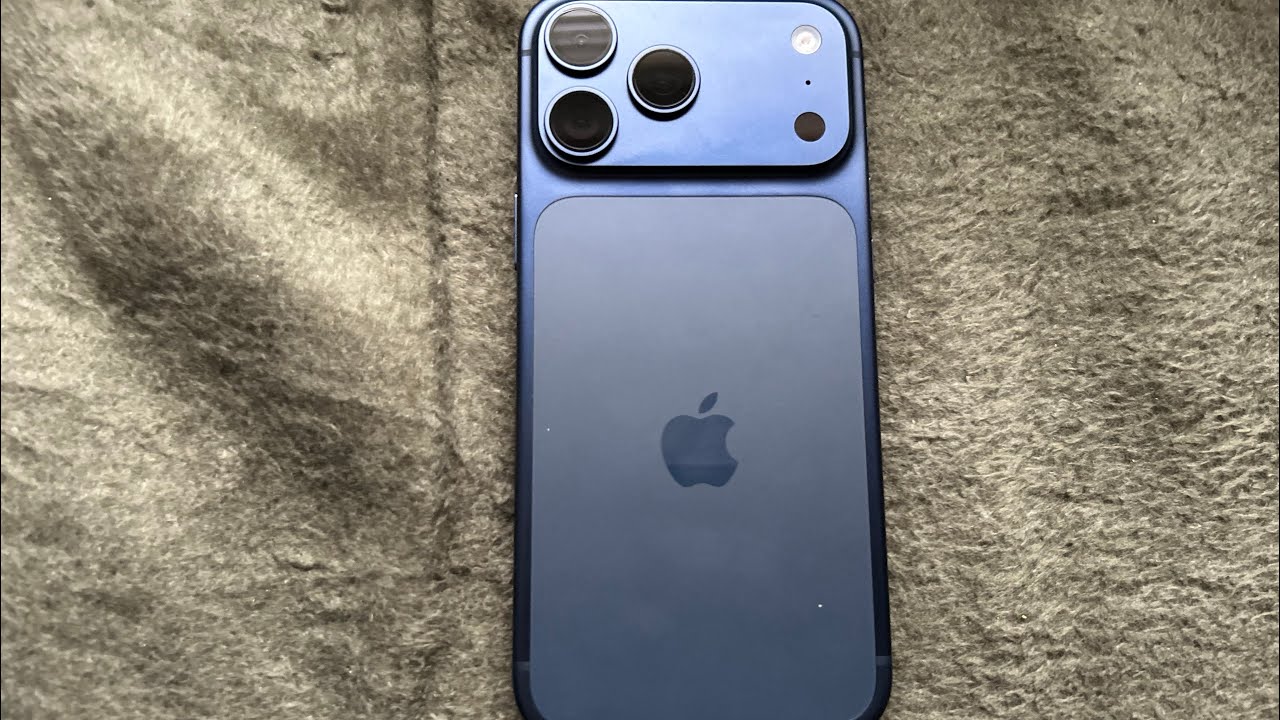 Unboxing iPhone 17 Pro Max