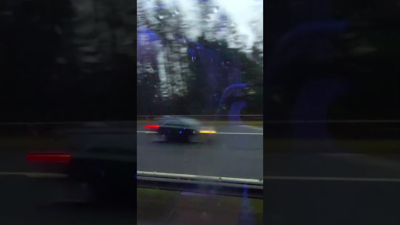 Наблюдение за грузовиком из автобуса #грузовик #автобус