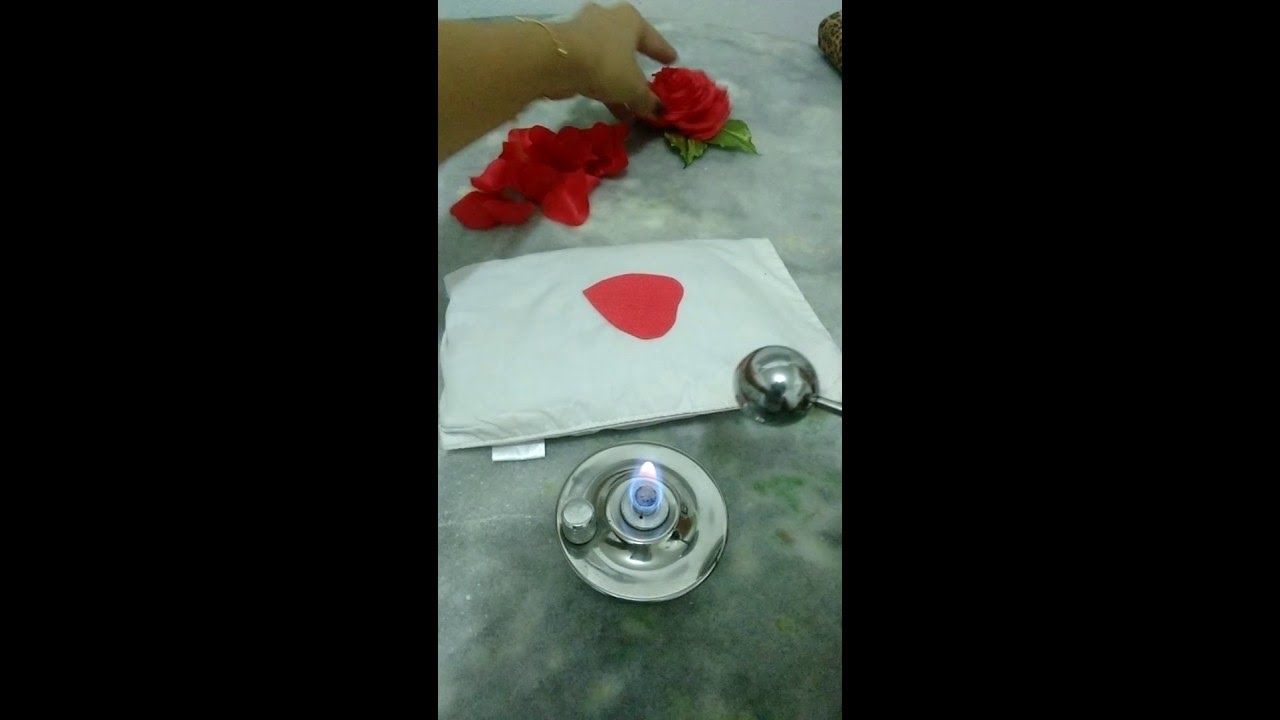 Rosa  de cetim engomada, parte 1