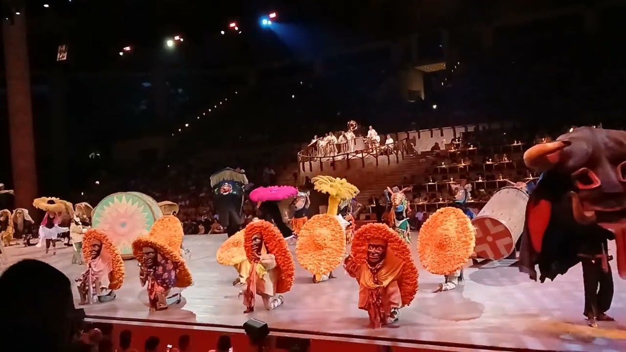 MEXICO FOLKLORE DANCE (XCARET)