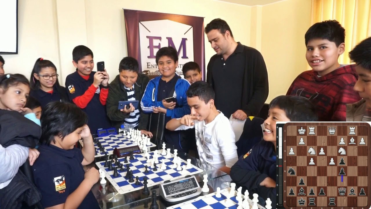 Ajedrez comentado en directo: Visita academia Entre Maestros (Lima, Perú)
