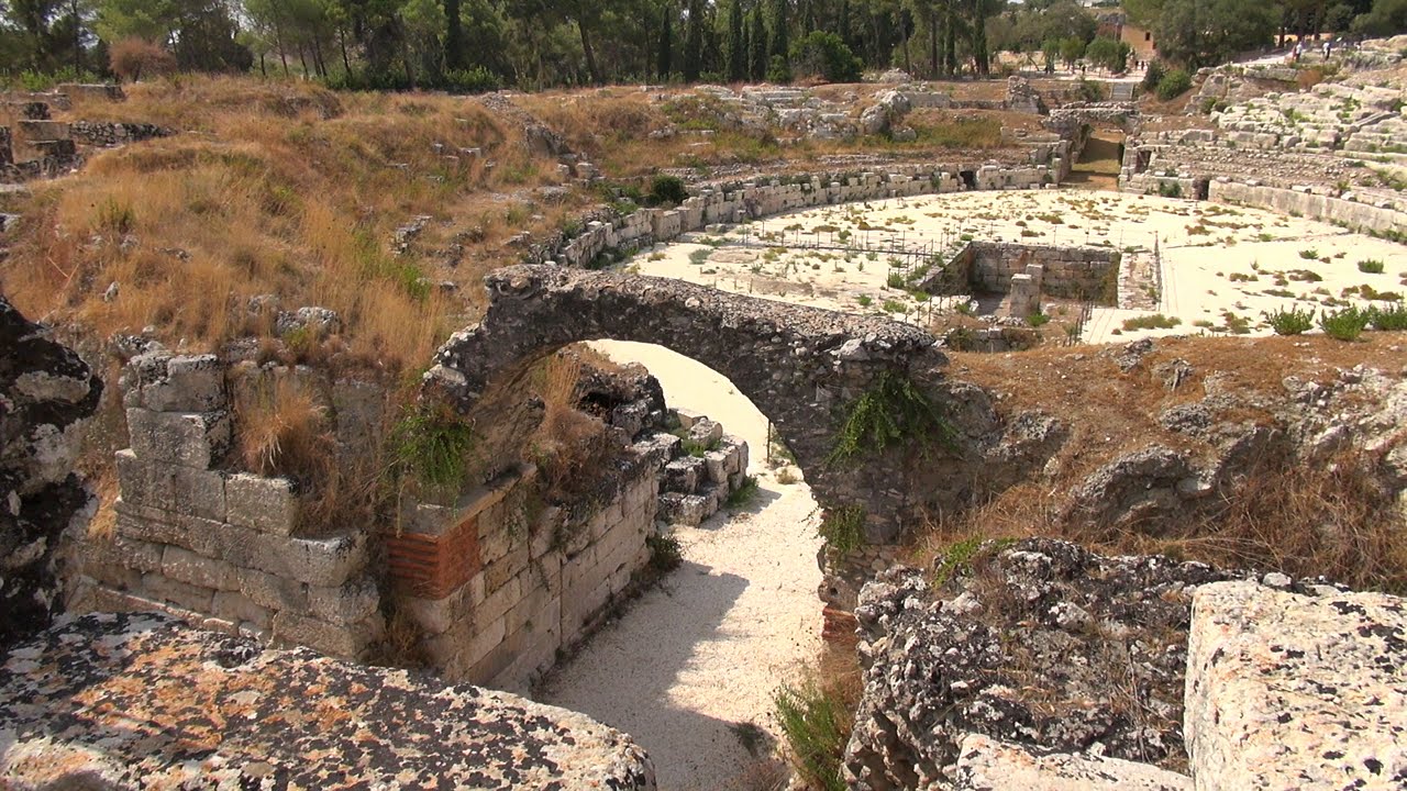 Anfiteatro Romano – Roman Amphitheatre, Siracusa
