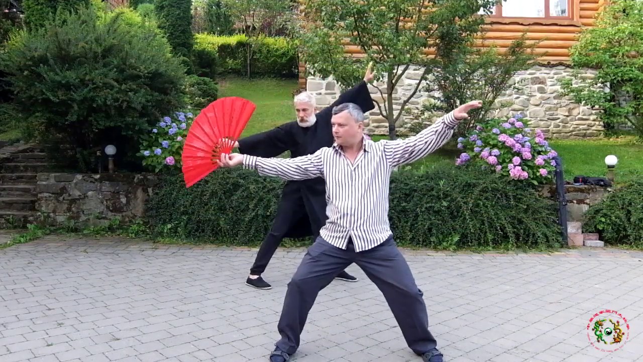 4 Даосский Горный Летний Семинар 2019 Утренняя тренировка балансового уровня 18 форм Веера Тайцзи 4