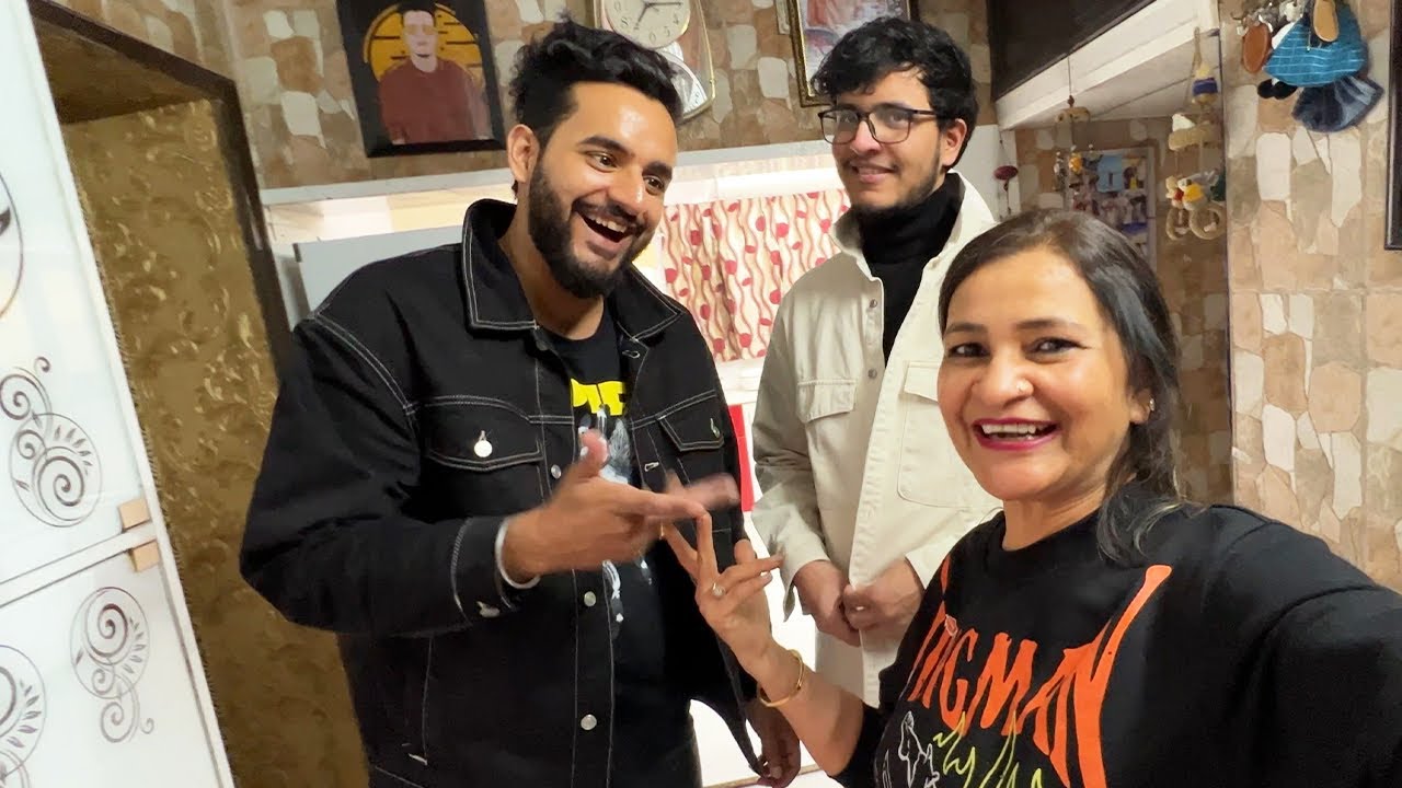 Nischay Aur Abhishek Aaj Kal Bahut Ghumne Lage Hain