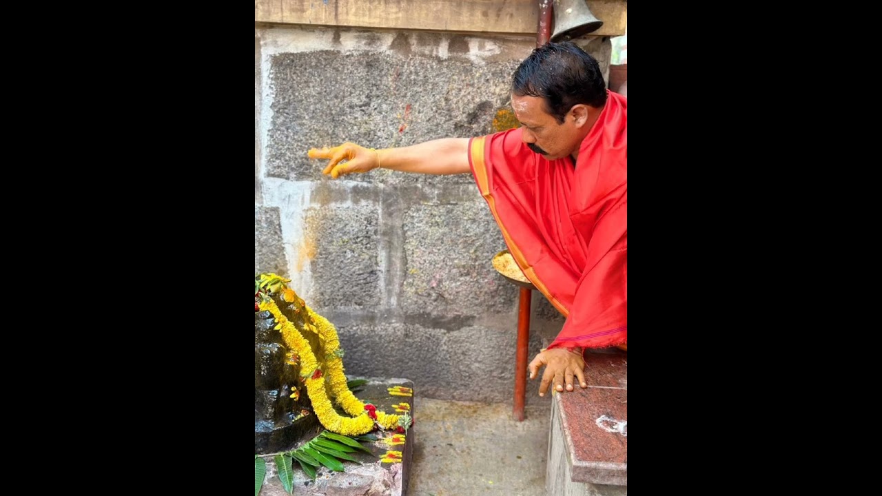 ದೇವರಗುಂಡುಗುರ್ತಿ ಶ್ರೀಗಳು ಶ್ರೀ ಶರಣ ಹೊನ್ನಯ್ಯ ತಾತನವರು .. ಸಂತನೆಂದರೆ ಯಾರು.. 🙏