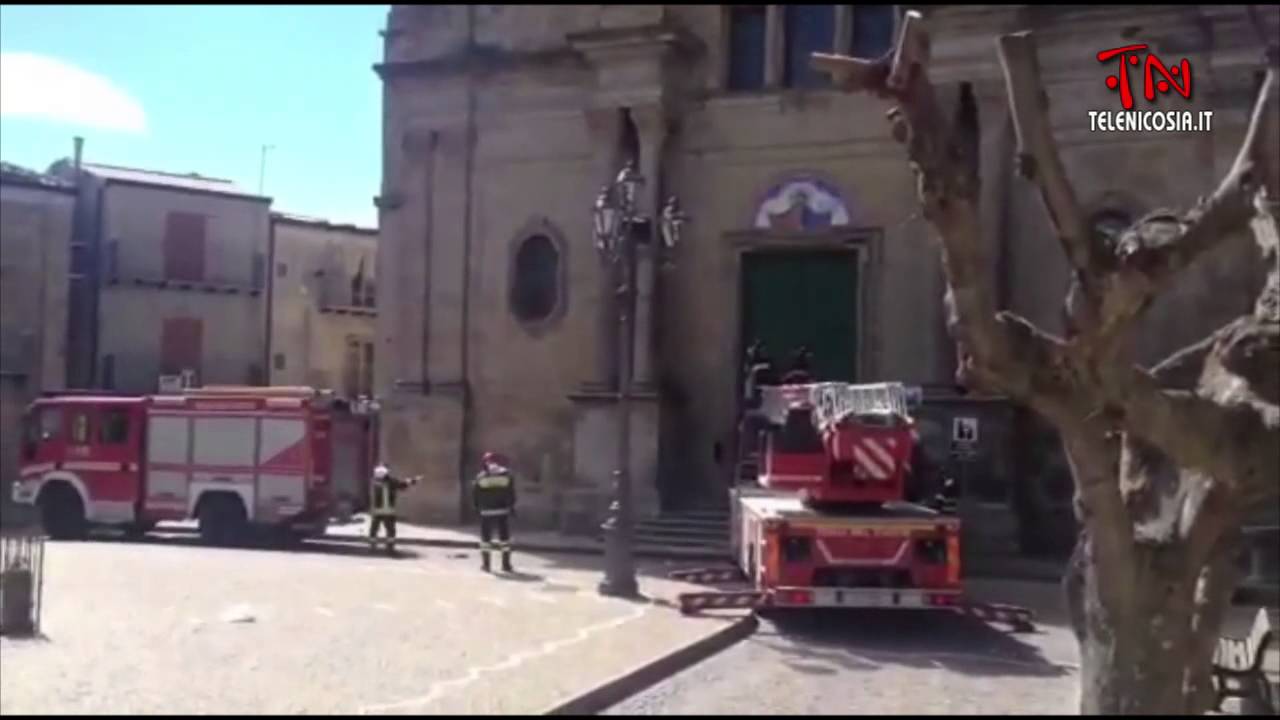 Capizzi, i vigili del fuoco rimuovono la croce dal santuario di San Giacomo