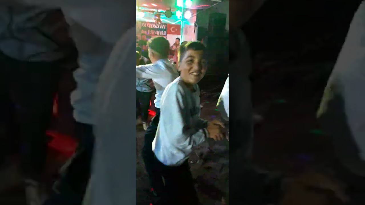 Delialiuşağının çılgın gençleri [KÖY DÜĞÜNÜ]