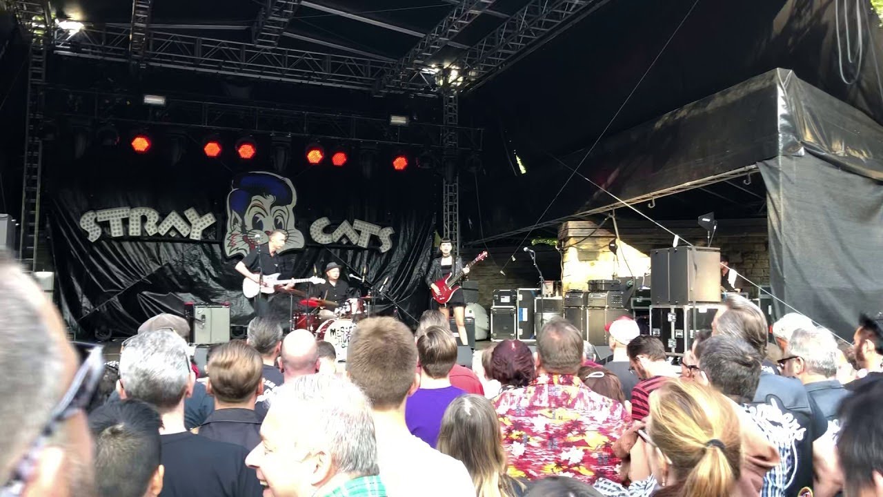 Messer chups live Gloomy boy
