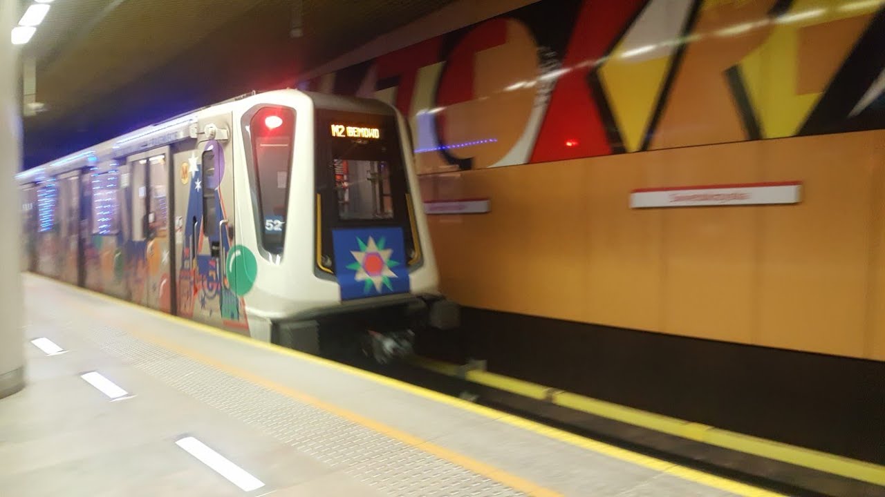 Świąteczne metro 2022 Przejazd Świętokrzyska-Bródno M2 +pociągi na Bródnie