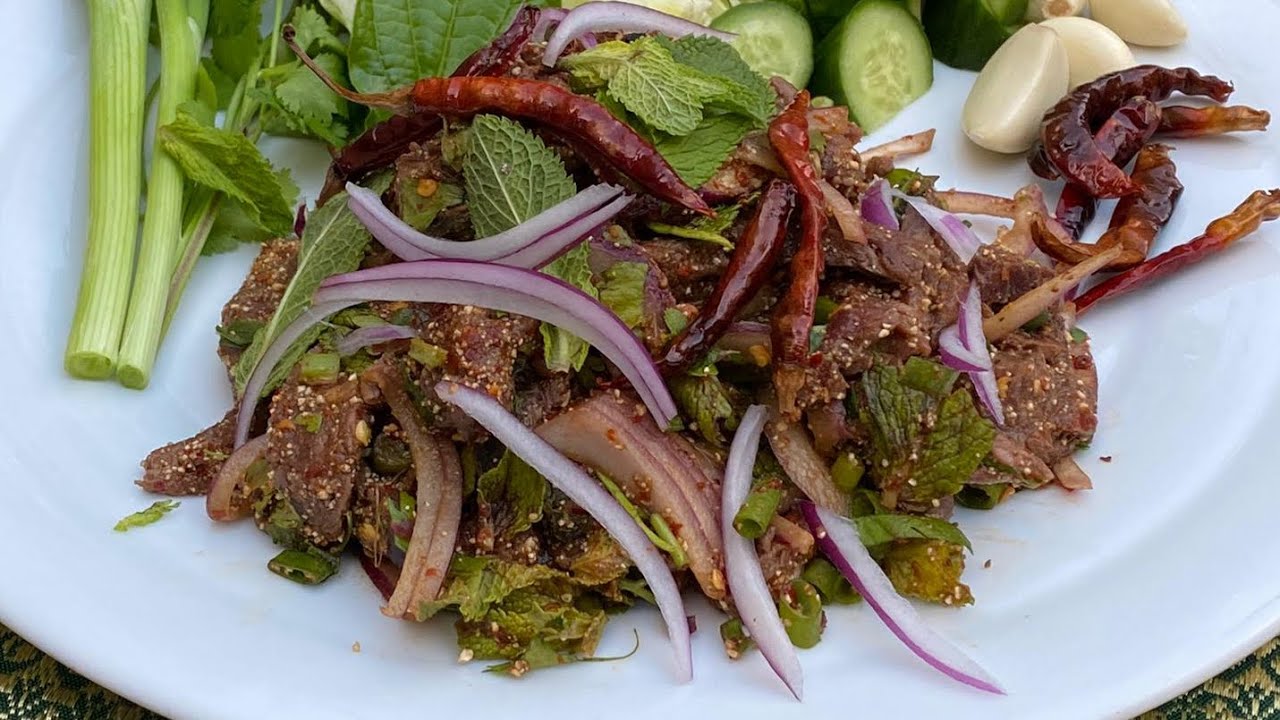 נאם טוק בקר (נאה)      nam tok neua                      น้ำตกเนื้อ
