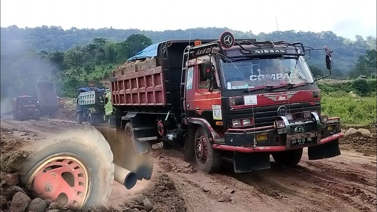 Wow 😱 Mobil Dump Truk Nissan CK Tancap Gas,Suara Knalpot Corong Bikin Merinding