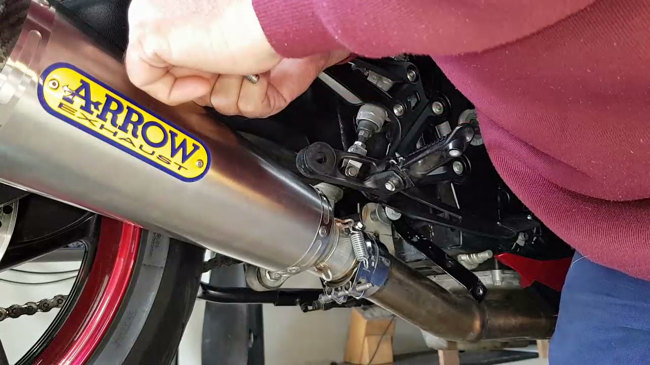 Suzuki gsxs1000 X-kone Arrow slipon exhaust from M4 slipon,using M4 system.