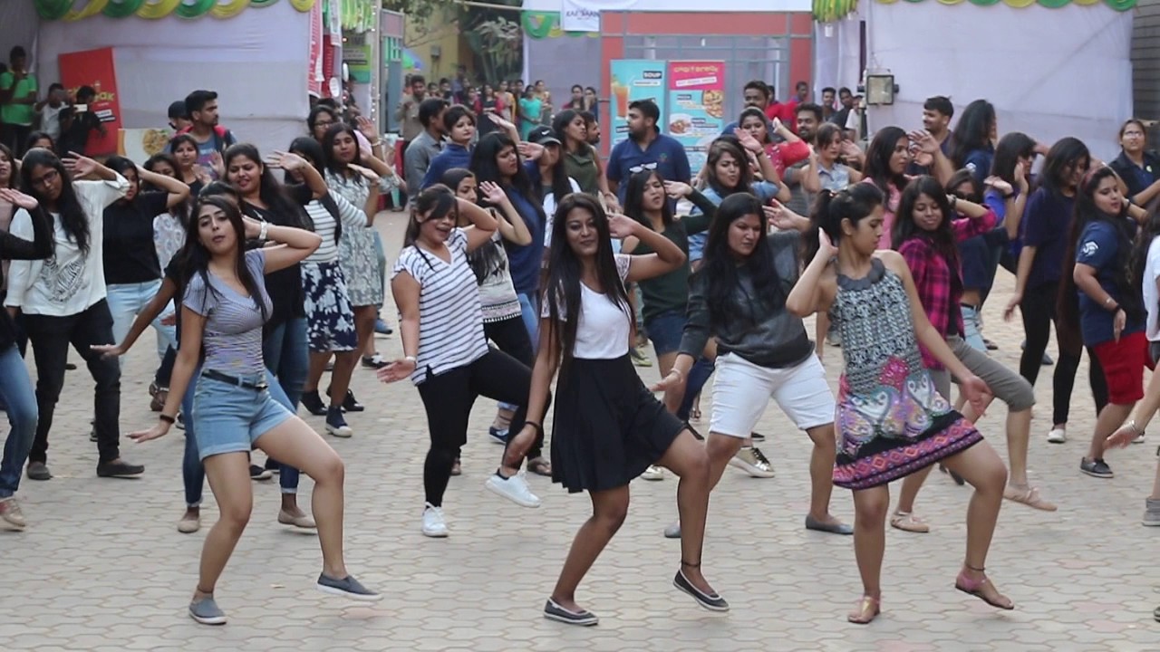 Flashmob of 4th years (2013-2018), the organizers of Karvaan 2k17....   KIIT SCHOOL OF LAW