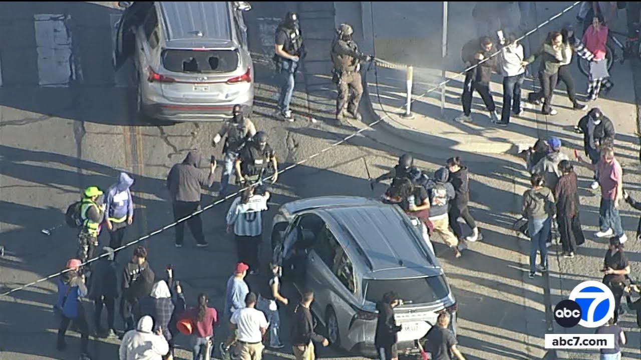 Protesters clash with federal agents in Oxnard