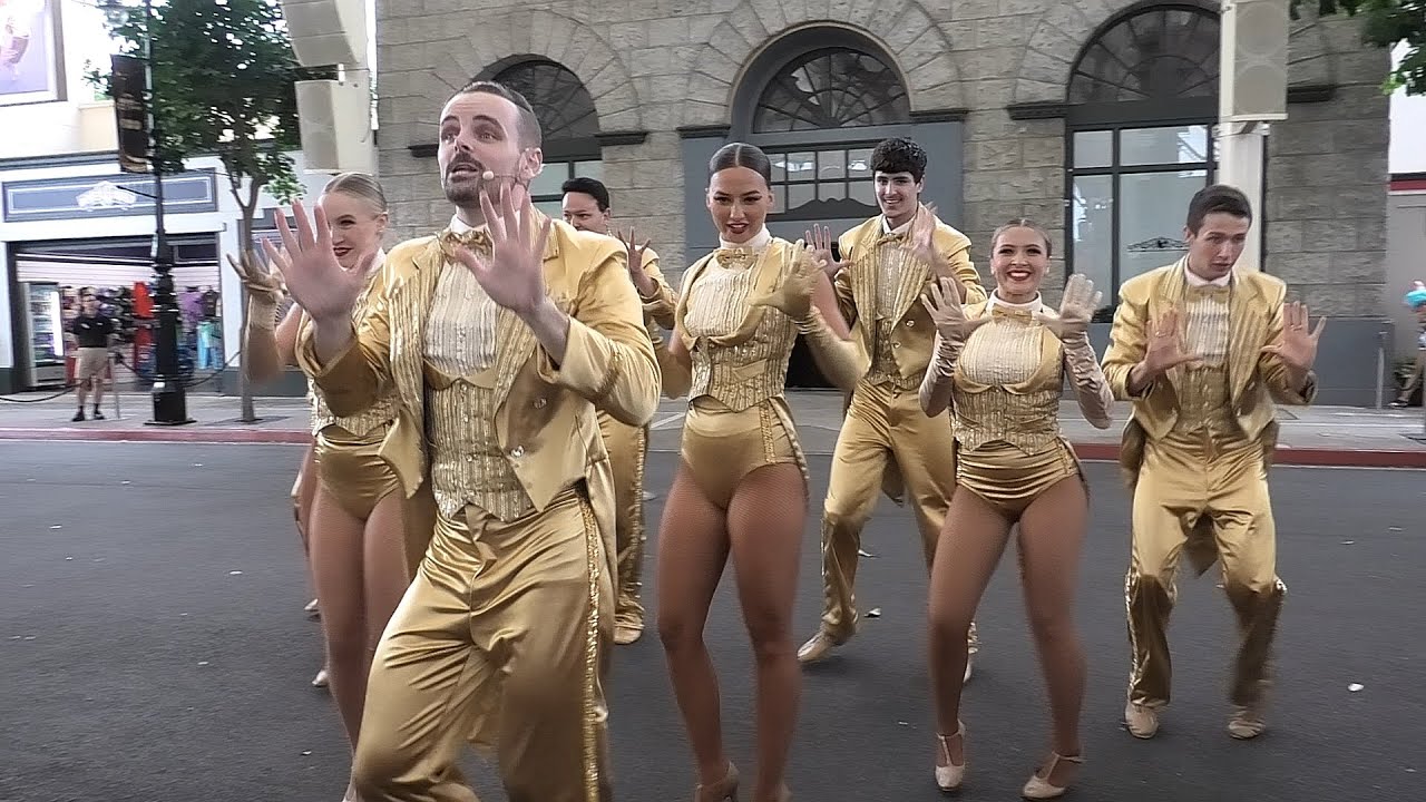 Hooray for Hollywood Movie World Gold Coast Musicals on Main Street Show (Recorded with two Cameras)