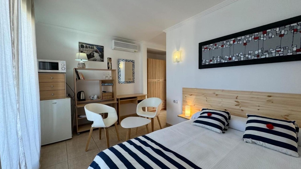 Habitation suite Pego, vue mer 15 mn de Denia 10 mn de la plage | Oliva, Spain | Hotel Review 🛏️