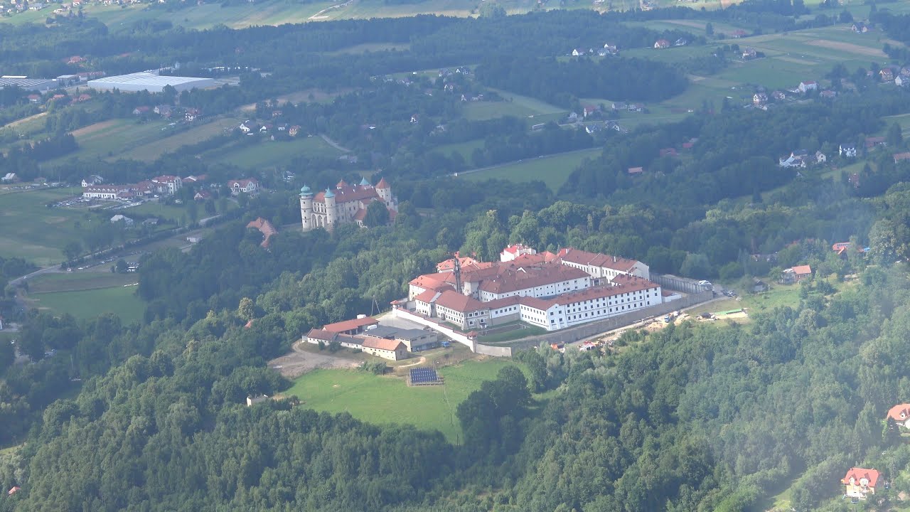 Małopolska z powietrza w 4K-cz.2 (Piwniczna, Krynica, Rożnów, Lipnica,Wiśnicz, Niepołomice, Bochnia)