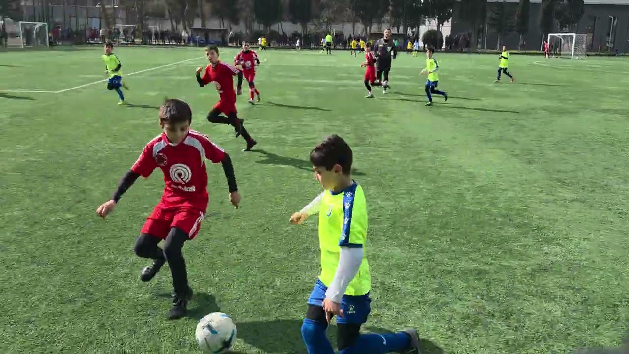 Azərbaycan çempionatı  ( U-11)  Dinamo Laçın FK  6  ----  4  Zirvə FK  (1ci hissə)