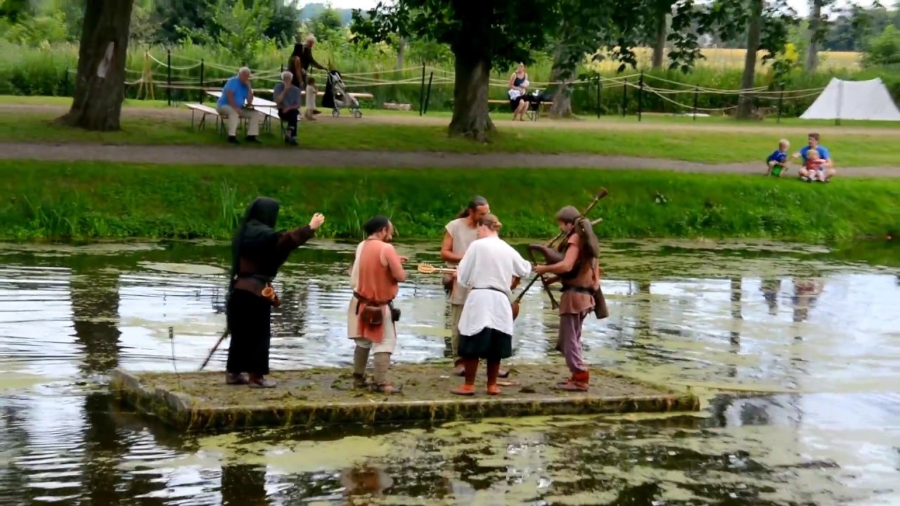 Middelalder-musik p&aring; Middelalderdage p&aring; Voergaard Slot