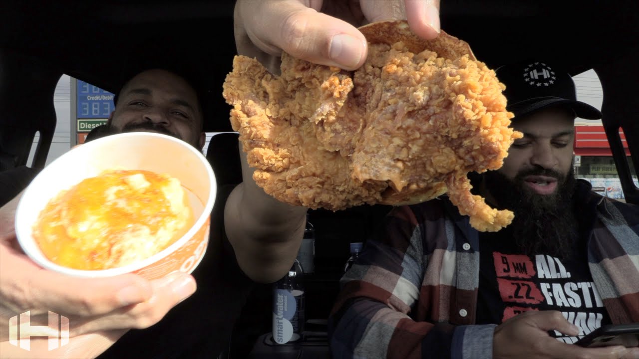 Eating Popeye's Crispy Chicken Sandwich with Mac & Cheese