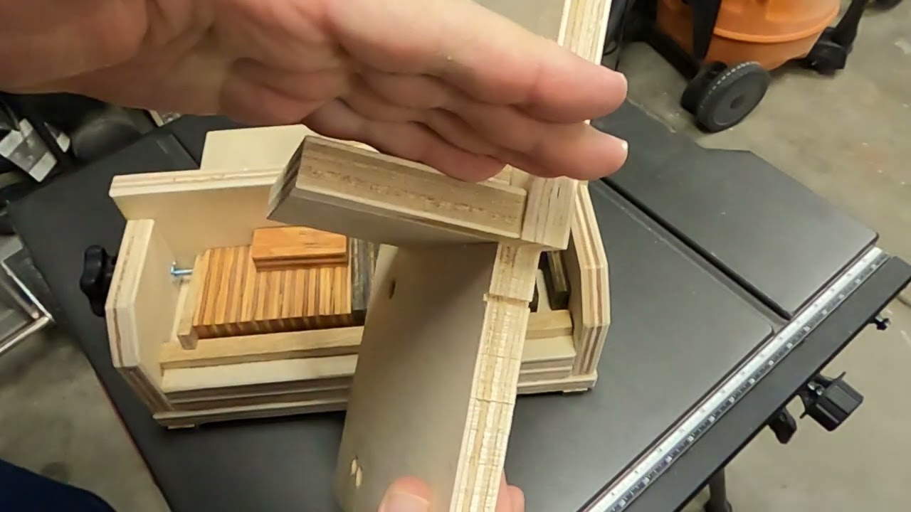 Some ideas on building the Woodfather's box jointing jig