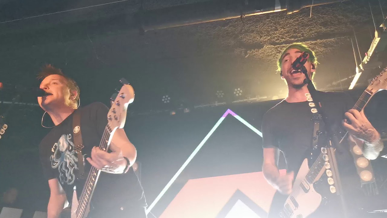 Adrenaline - Simple Creatures (Live @ Hangar, London - 03/04/19)