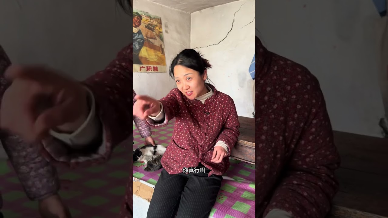 Zhang Xiaozi gave in and stewed the chicken with hazelnut mushrooms#The 1980s#Rural TV ser