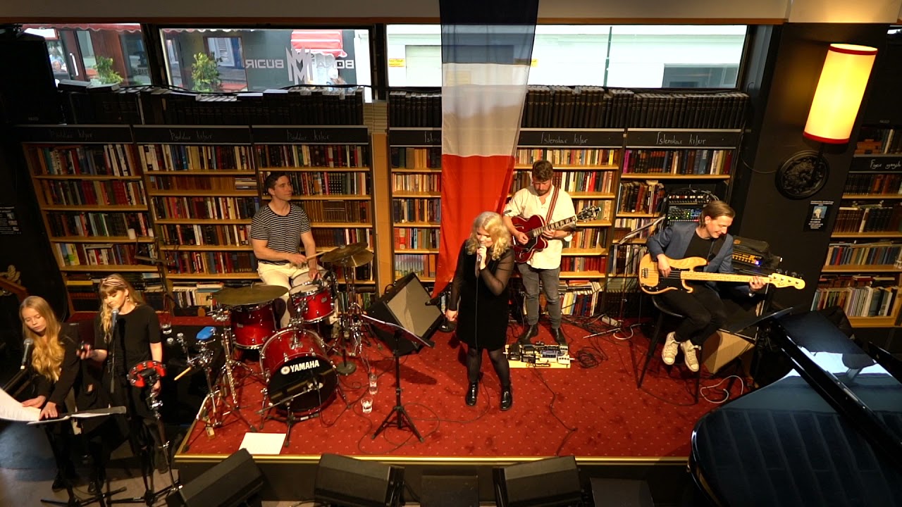 Zou Bisou Bisou - Sara Océan live @Reykjavík