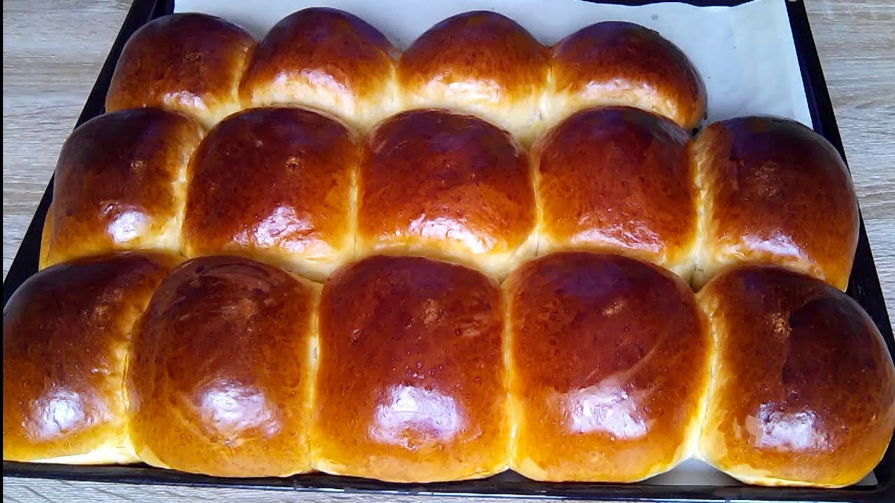 Des petits pains au lait incroyablement moelleux! Recette très facile!