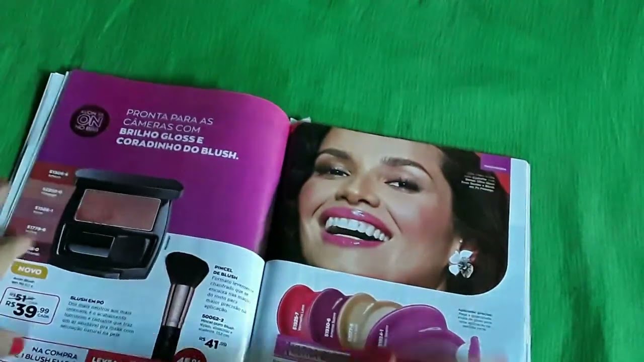 Asmr folheando e fazendo pedidos na revista AVON