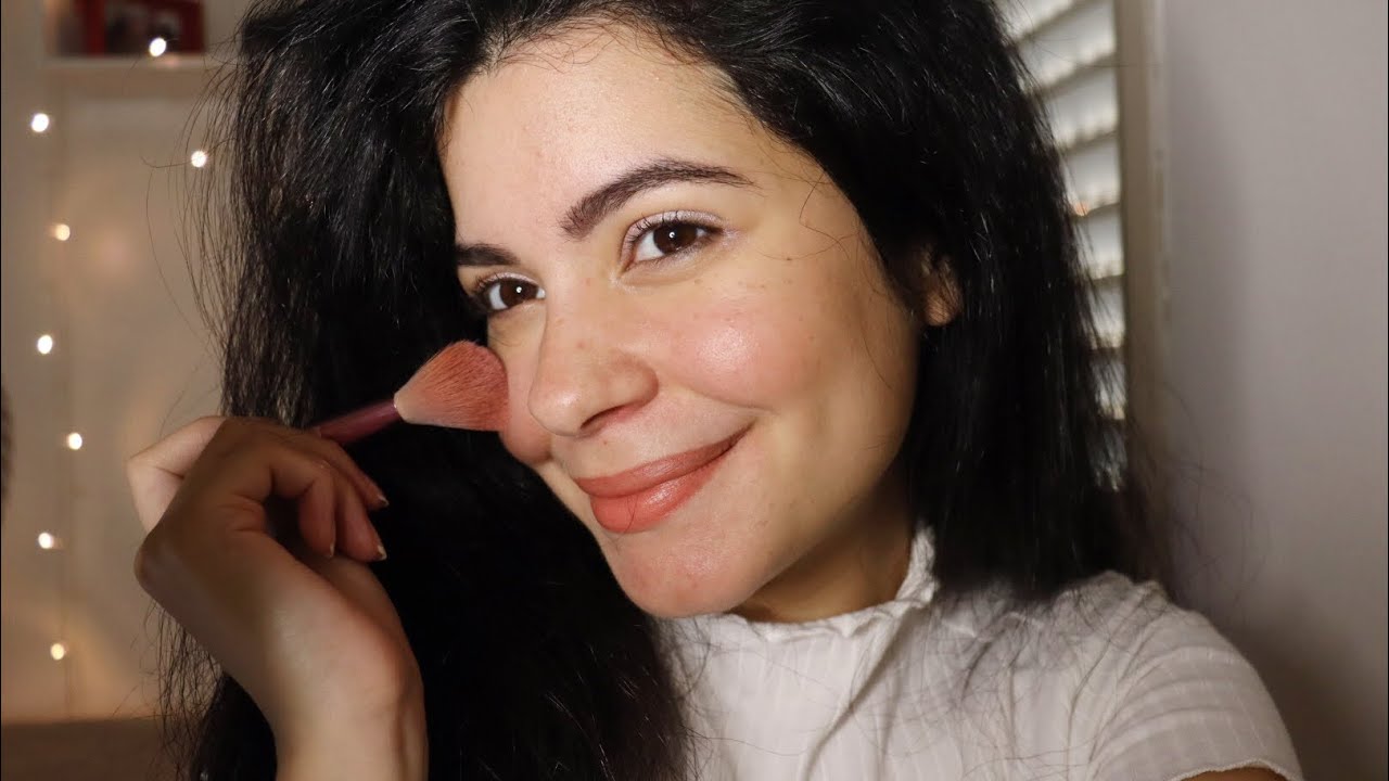 ASMR ME MAQUIANDO; SONS DE BOCA; PENTEANDO O CABELO E +