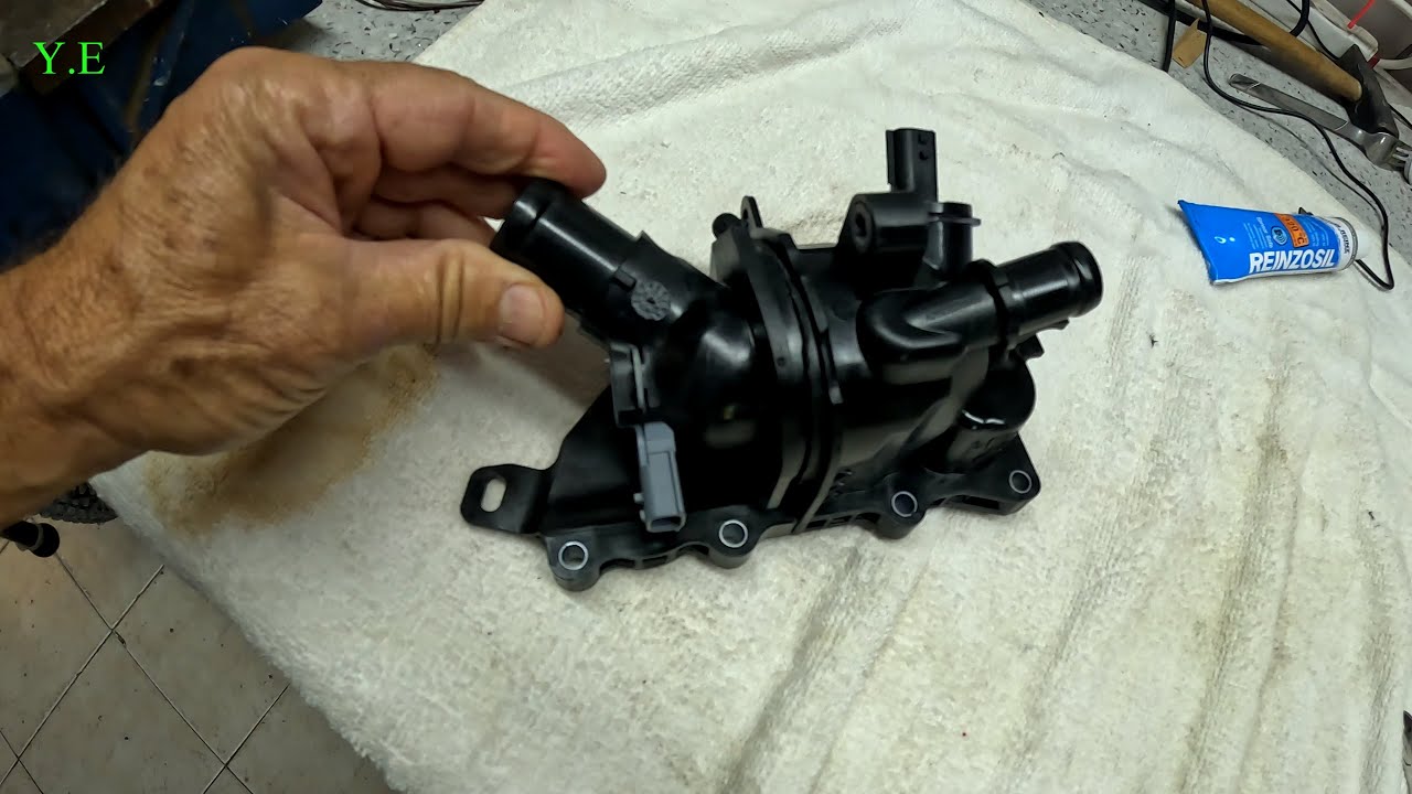 DACIA DUSTER ,RENAULT CLIO TERMOSTAT HOUSING LEAK.