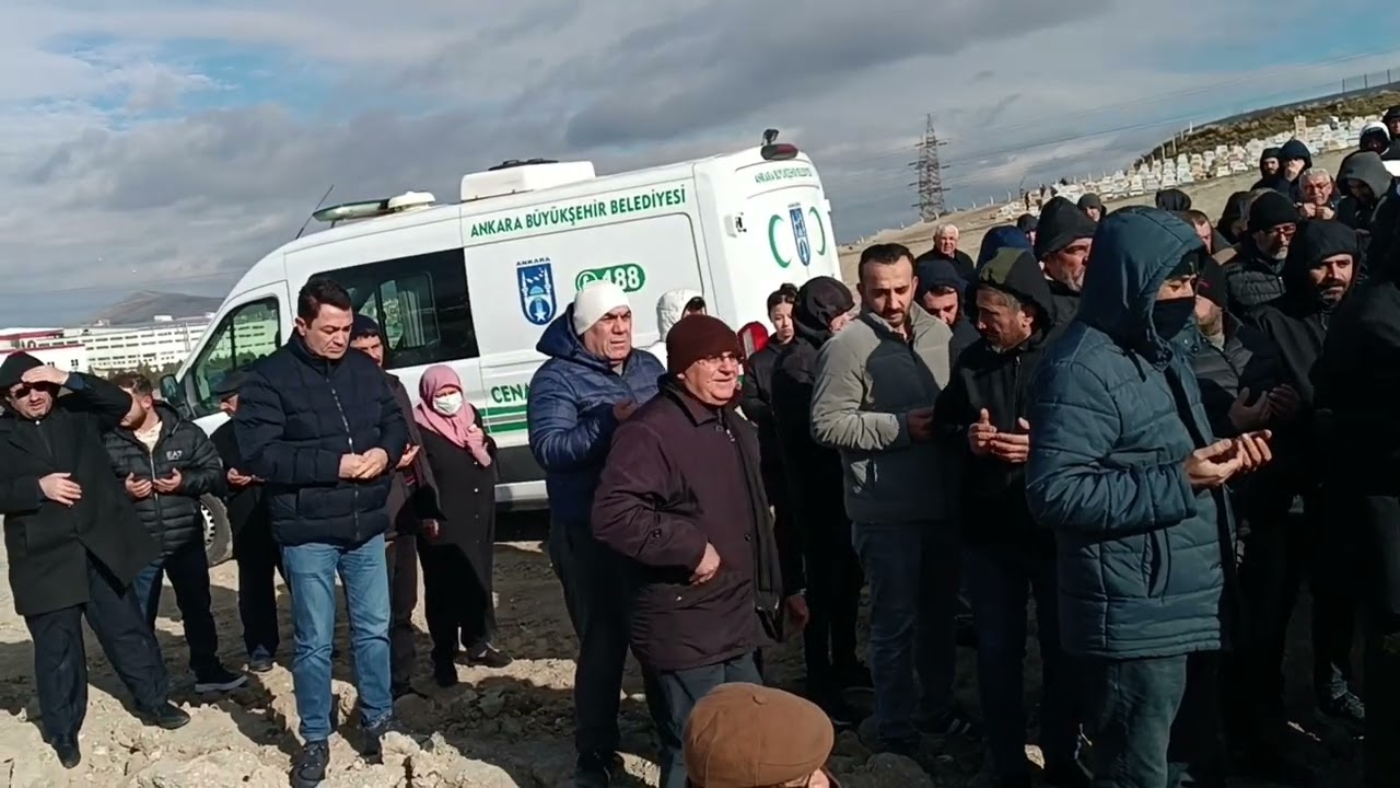 ALİ KAĞIN KIZI HAYRULLAH SARIYÜCE NİN ABLASININ CENAZESİ 